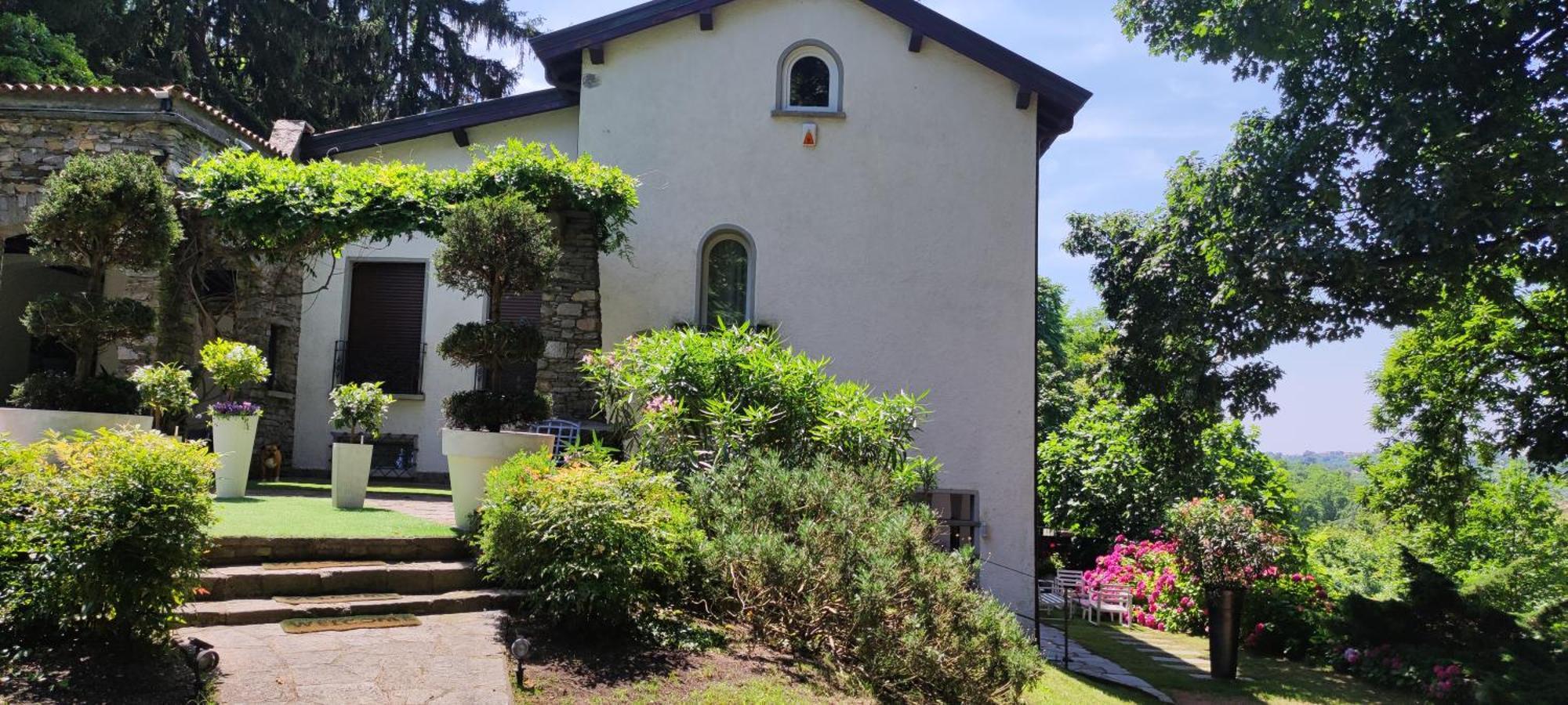 La Selvetta bed&breakfast Buguggiate Exteriör bild